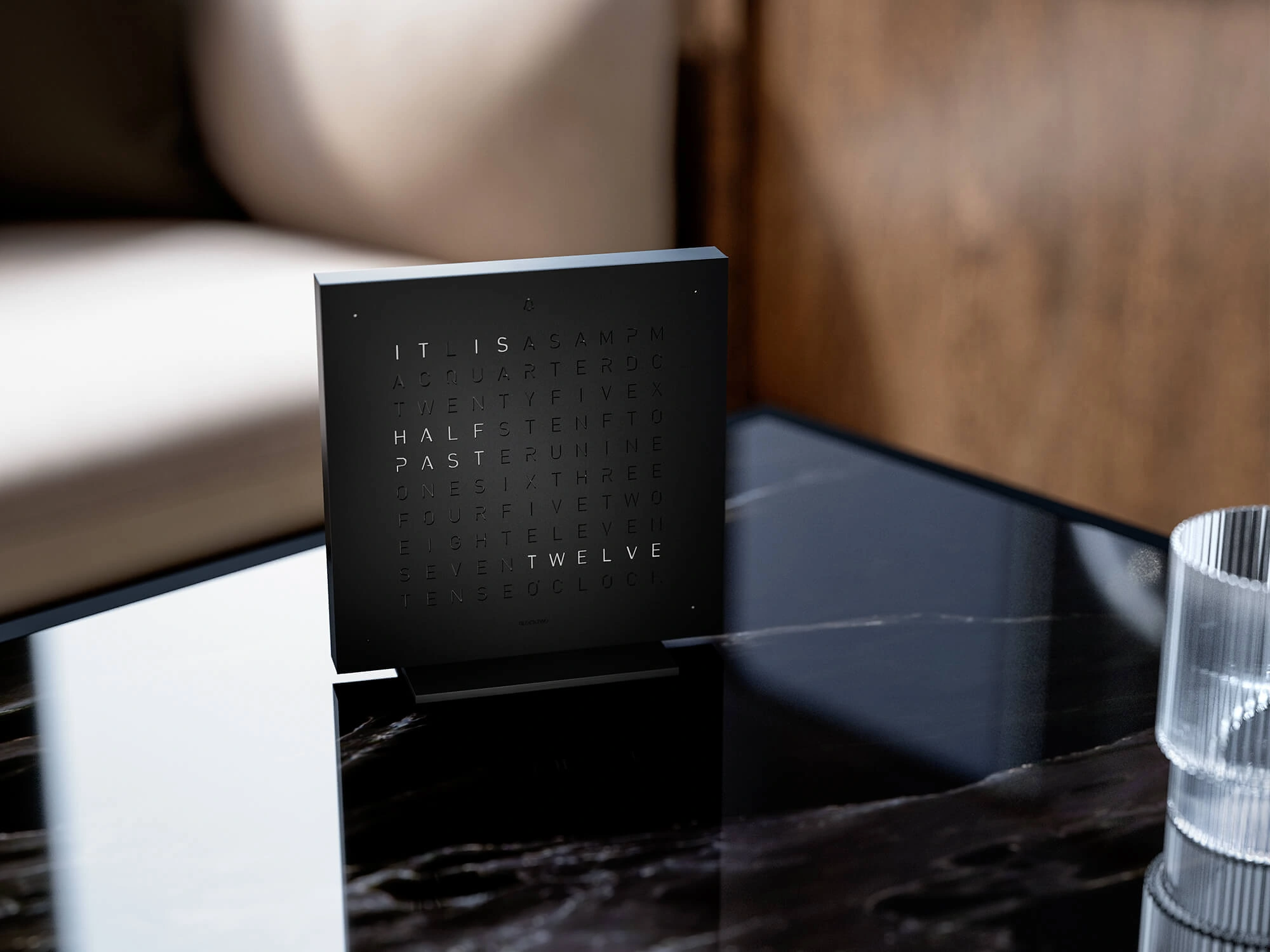 QLOCKTWO FRONTCOVER EARTH 13.5 - Deep Black
