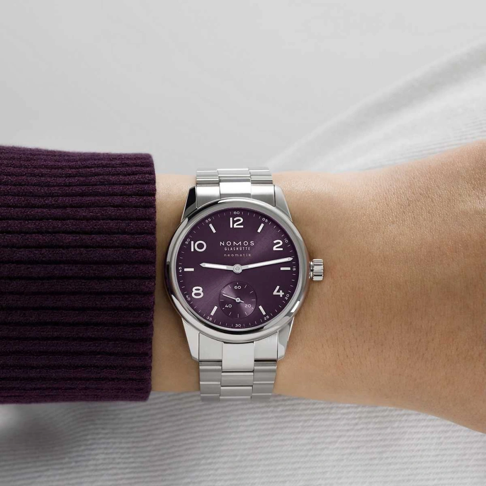 NOMOS Club Sport - neomatik 34 purple