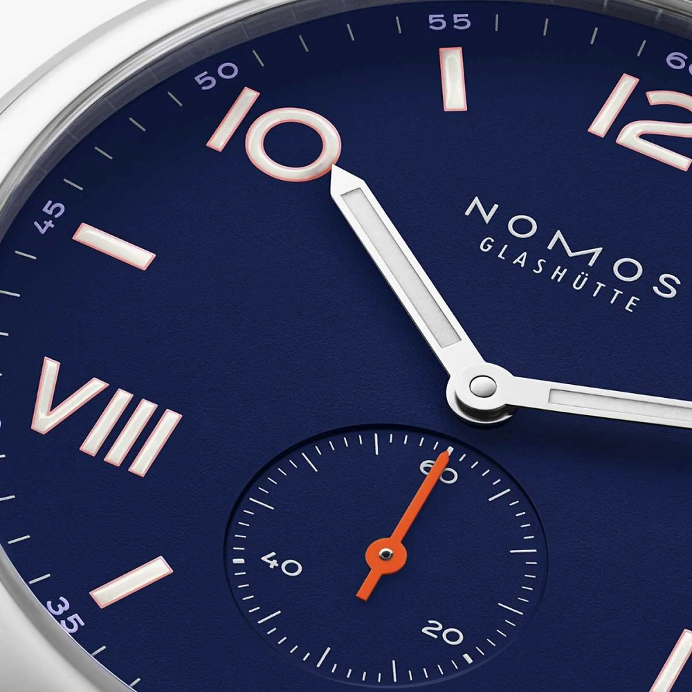 NOMOS Club Campus - 38 night sky