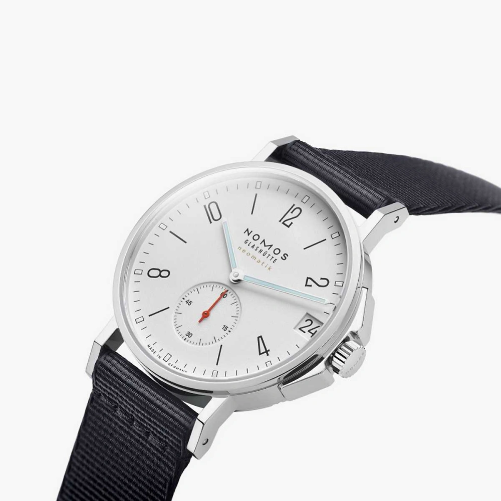 NOMOS Ahoi - neomatik 38 Datum