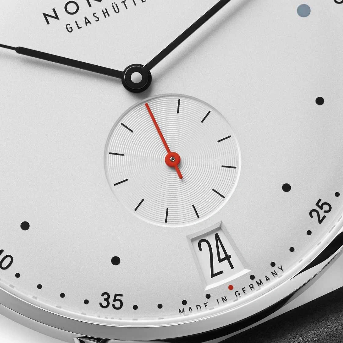 NOMOS Metro 38 - Datum