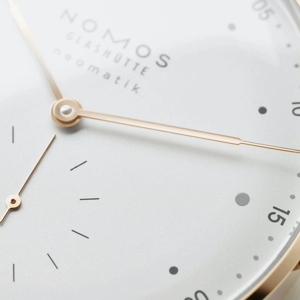 NOMOS Metro - Ros&eacute;gold neomatik 39