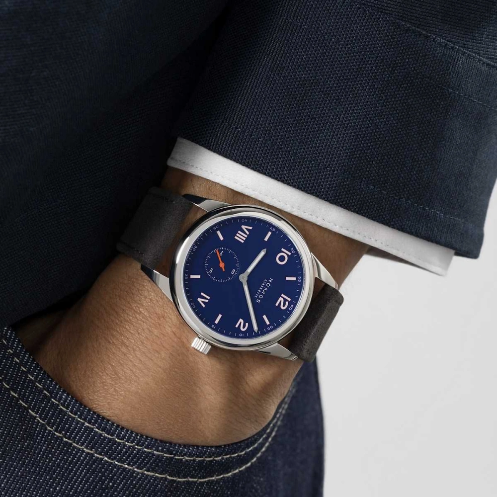 NOMOS Club Campus - 38 night sky