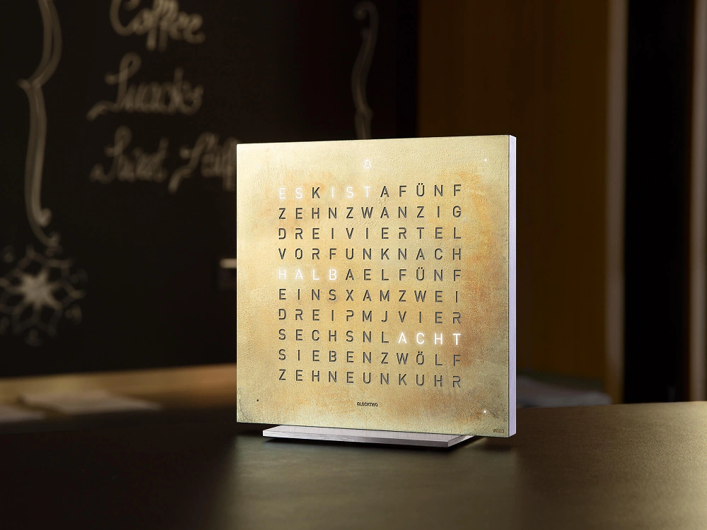 QLOCKTWO FRONTCOVER EARTH 13.5 - Silver & Gold