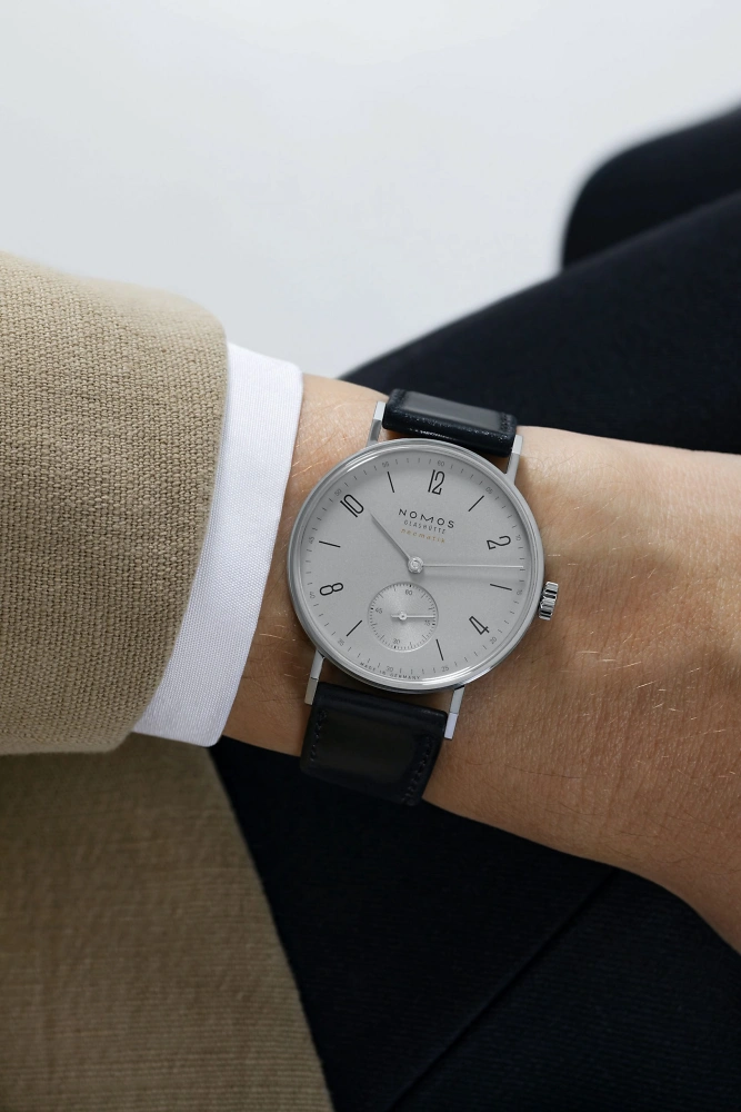 NOMOS Tangente - neomatik 39 platingrau