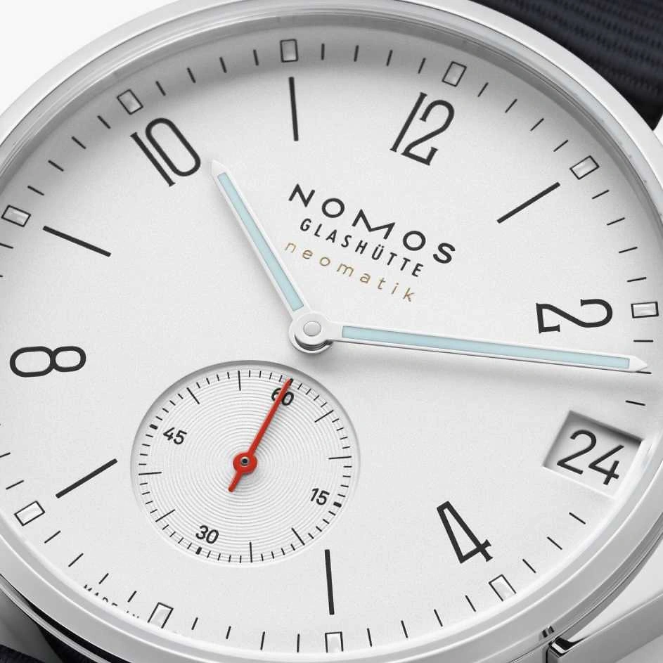 NOMOS Ahoi - neomatik 38 Datum