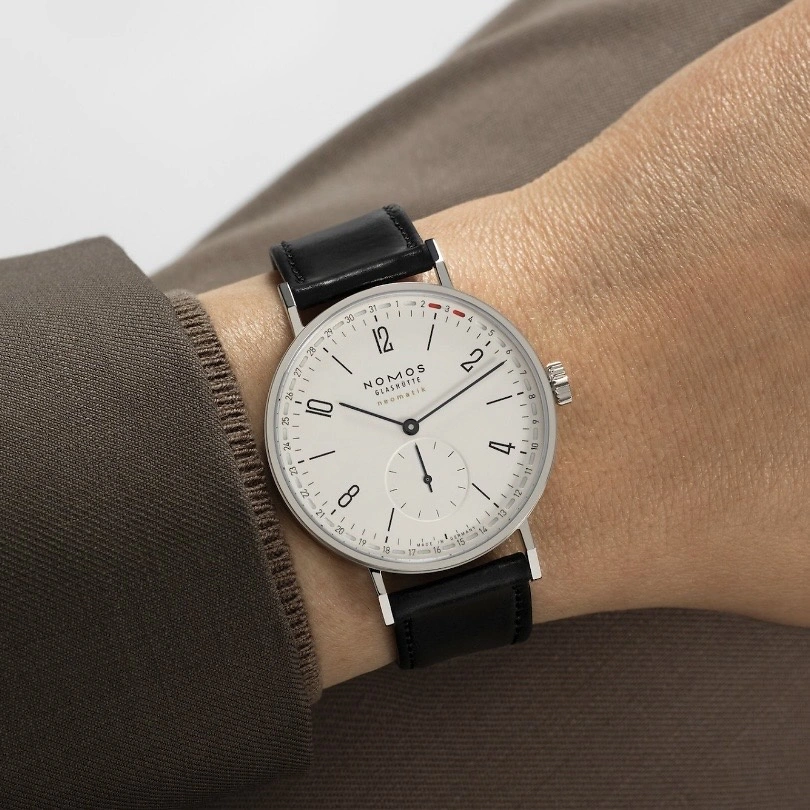 NOMOS Tangente - neomatik 38 Update