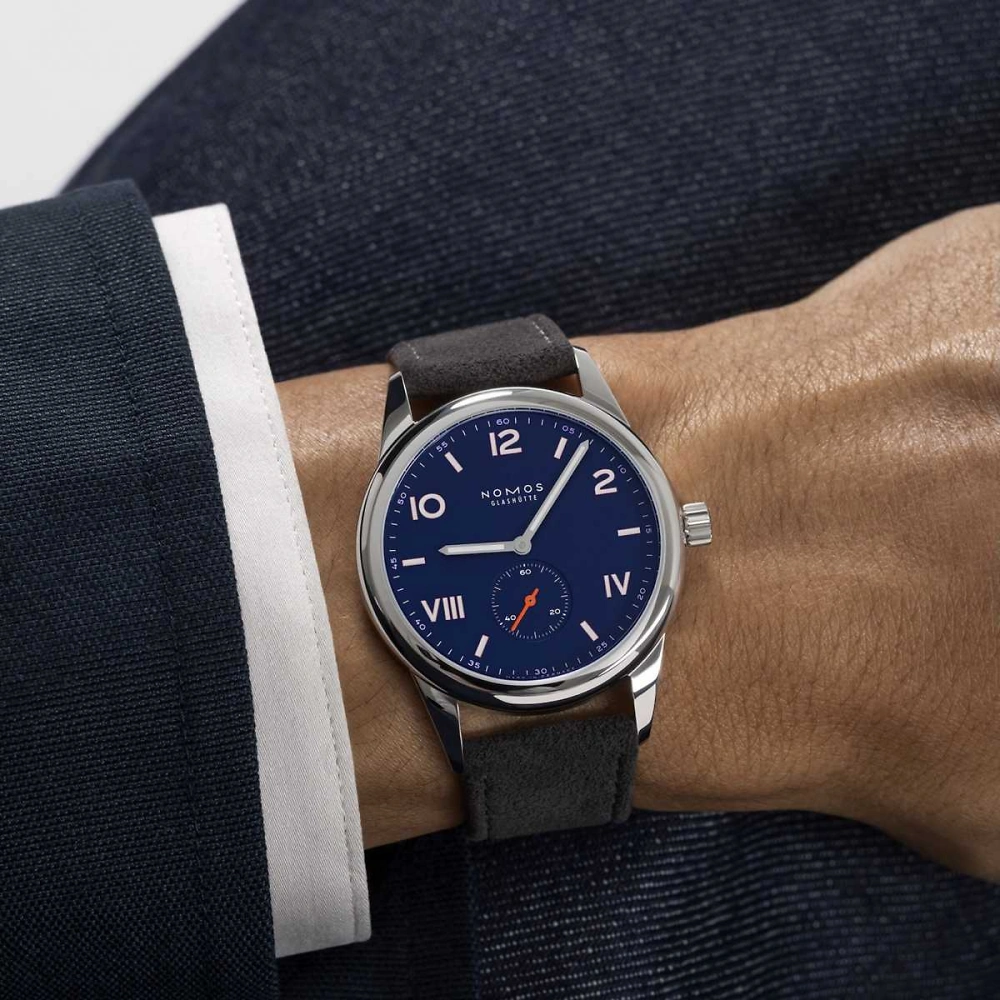 NOMOS Club Campus - 38 night sky