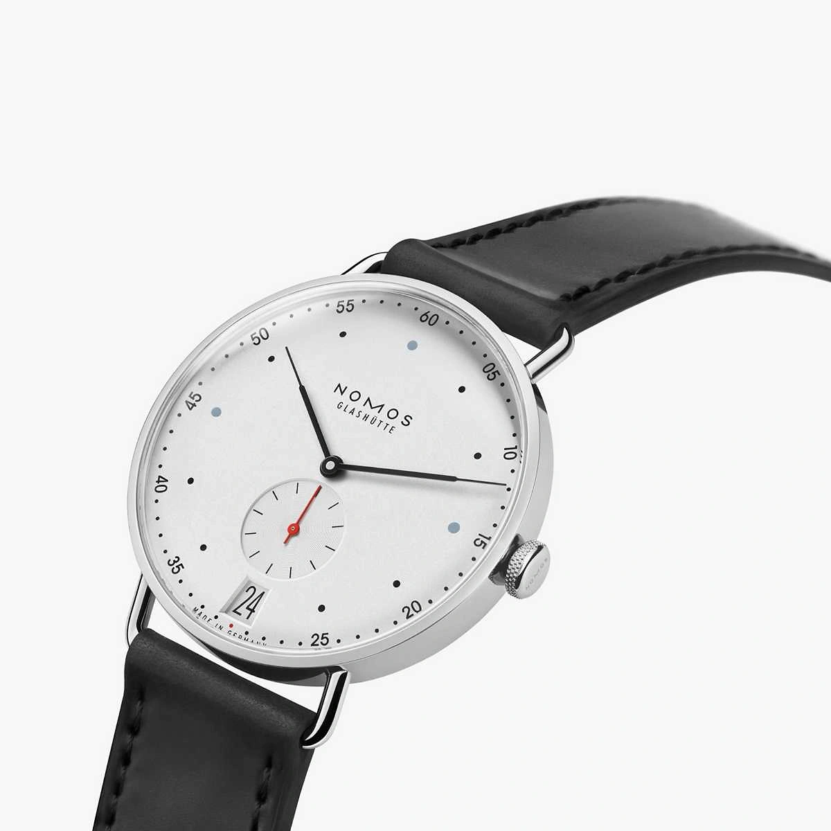 NOMOS Metro 38 - Datum