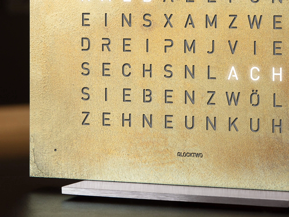 QLOCKTWO FRONTCOVER EARTH 13.5 - Silver & Gold