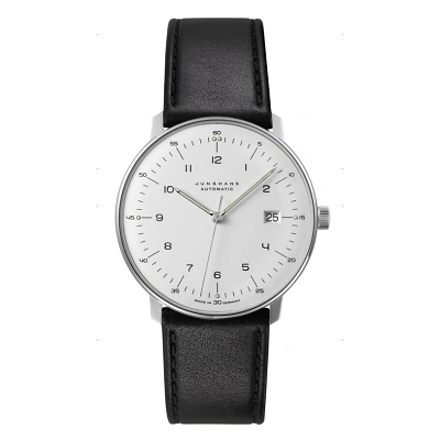 Armbanduhr im Max-Bill-Design mit schwarzem Zifferblatt, arabischen Ziffern, Datum, Strichindizes, Leuchtpunkten und leuchtenden Zeigern. Geh&auml;use aus Edelstahl, schwarzes Rindslederband mit Edelstahldornschlie&szlig;e.